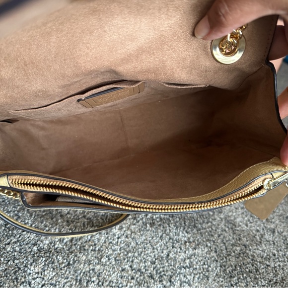 Coach Klare Crossbody 25 - Picture 10 of 16